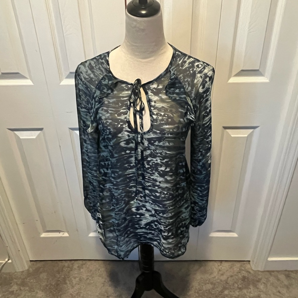 BCBG size XS top
